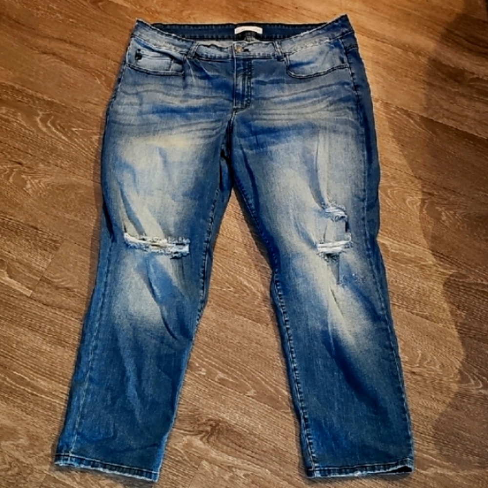 KanCan Denim plus sz Distressed Blue Jeans. Sz 22/33. Great Condition